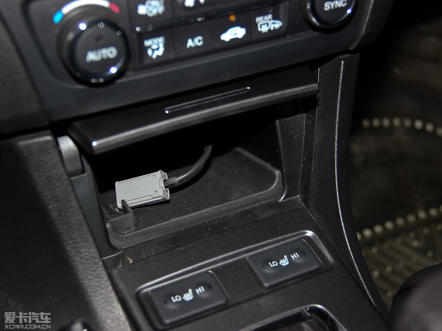 2013��֎��ILX 2.0L �ԄӾ��J��