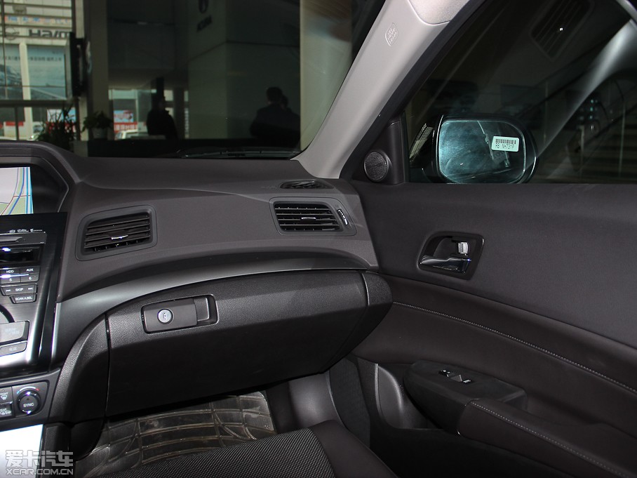 2013��֎��ILX 2.0L �Ԅ�(d��ng)���J��