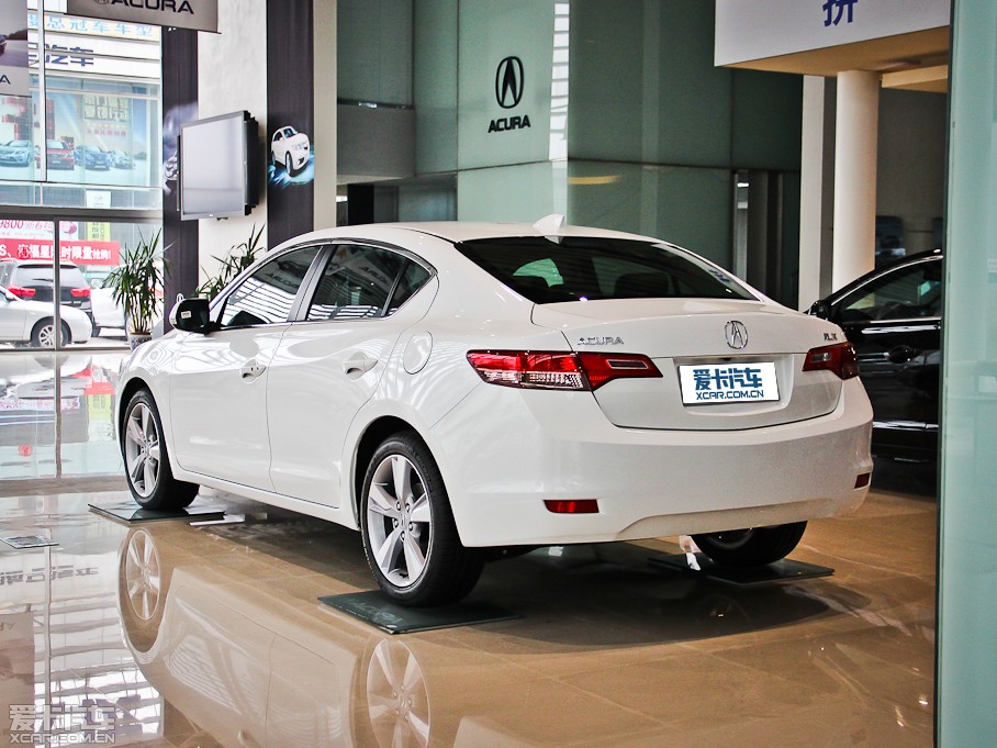 2013��֎��ILX 2.0L �ԄӾ��J��