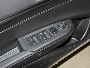 2013��2.0L �ԄӾ��J�� ���g����