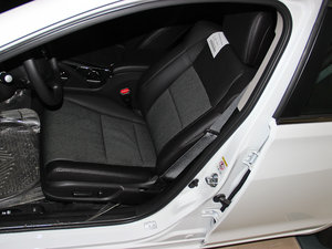 2013款2.0L 自动精锐版 主驾驶座椅