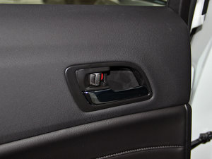 2013��2.0L �ԄӾ��J�� ���g����