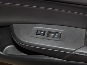 2013��2.0L �ԄӾ��J�� ���g����