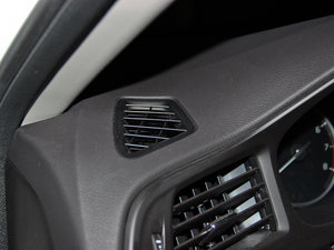 2013款2.0L 自动精锐版 空间座椅