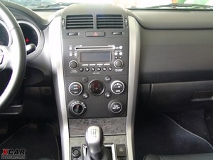 2009款2.4L 5门手动版 中控台