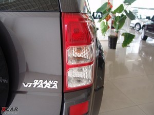 2009款2.4L 5门手动版 尾灯