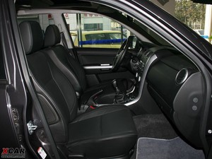 2009款2.4L 5门手动版 前排空间