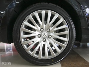 2010款2.4L 四驱运动导航版 尾灯
