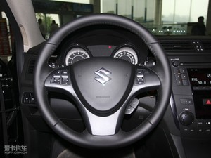 2010款2.4L 四驱运动导航版 方向盘