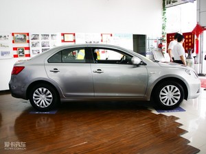 2010款2.4L 两驱标准版 正侧（左）