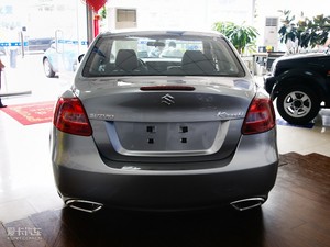 2010款2.4L 两驱标准版 正后	