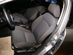 2010款2.4L 两驱标准版 主驾驶座椅