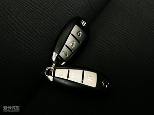 2010款2.4L 两驱标准版 车钥匙