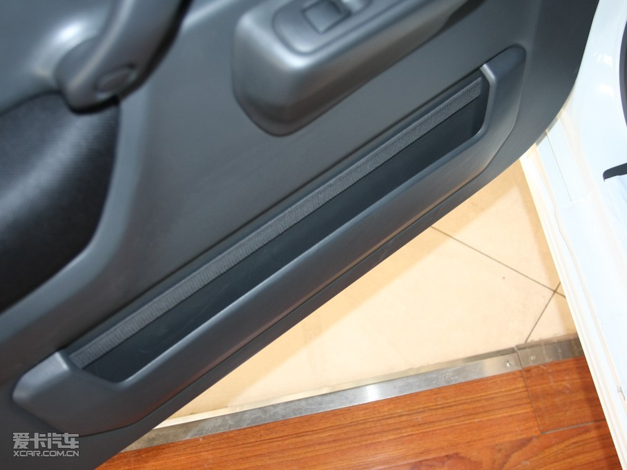 2011ķ 1.3L Ԅӆɫ