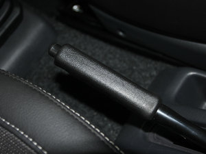 2011款1.3L 手动双色导航版 驻车制动器