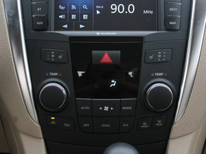 2012款2.4L CVT两驱限量版 空调调节