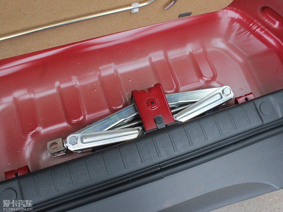 2012ķ 1.3L Ԅ(dng)JLX