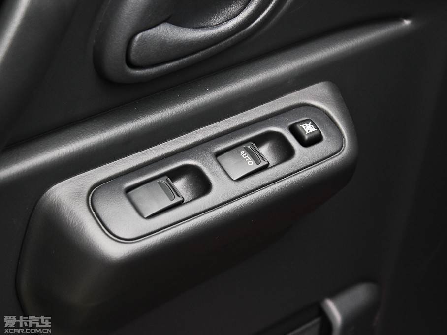 2012ķ 1.3L Ԅ(dng)JLX