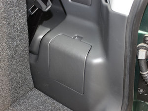 2012款1.3L 手动JLX导航版 空间座椅