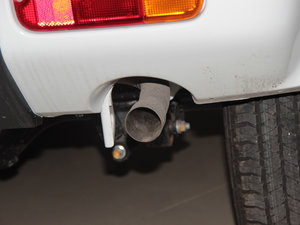 2012款1.3L 手动JLX 排气管