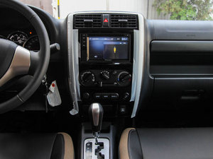 2015款1.3L 自动 Mode3导航版 中控区