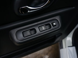 2015款1.3L 自动 Mode3导航版 中控区