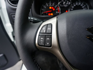 2015款1.3L 自动 Mode3导航版 中控区