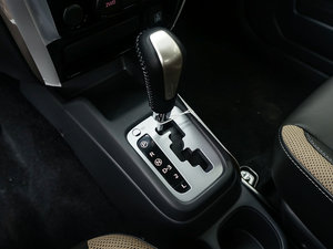 2015款1.3L 自动 Mode3导航版 中控区