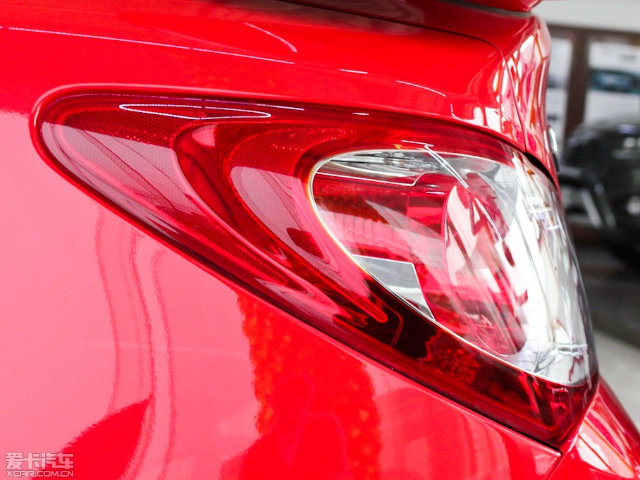 2009ڶ˹ 2.0T AԄ(dng)