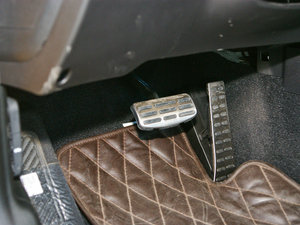 2009款2.0T 靓雅自动版 空间座椅
