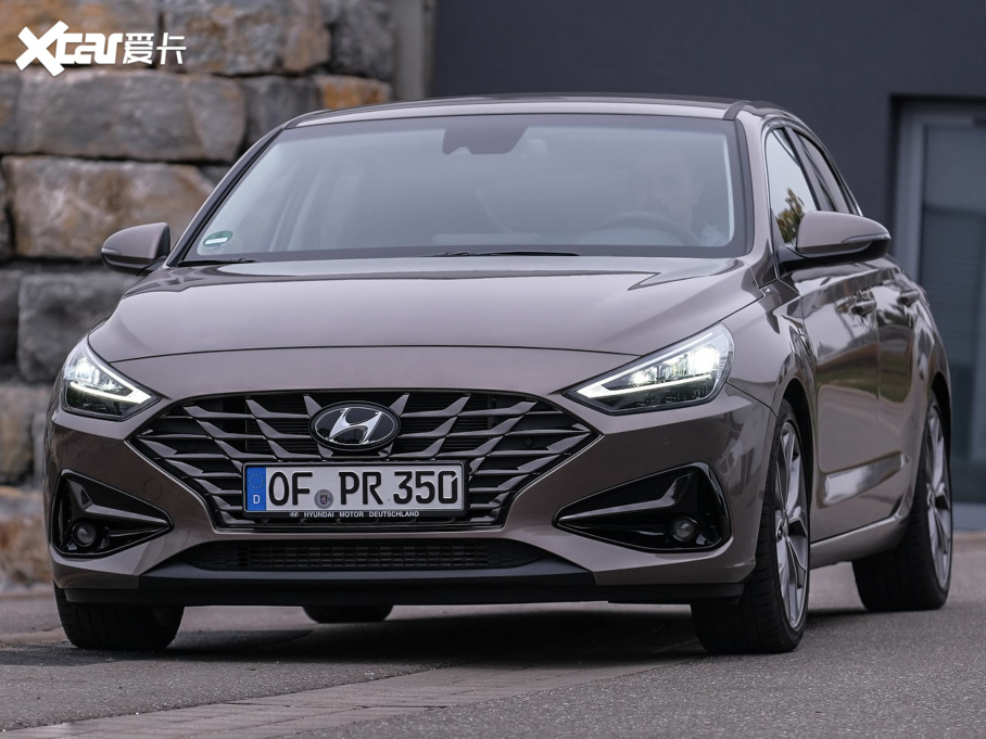 2020��i30(����) Fastback Hybrid �W�ް�