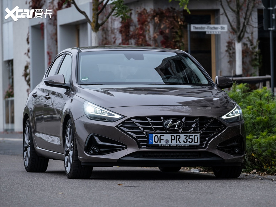 2020i30() Fastback Hybrid ŷް