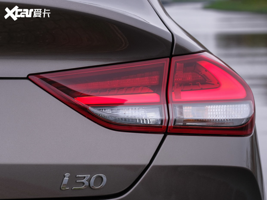 2020��i30(����) Fastback Hybrid �W�ް�