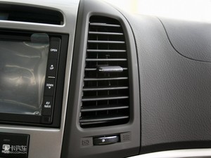2010款2.4L  四驱舒适版 空调出风口