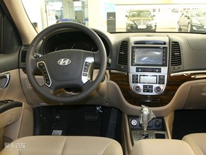 2010款2.4L  四驱舒适版 中控区