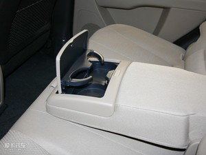 2010款2.4L  四驱舒适版 空间座椅