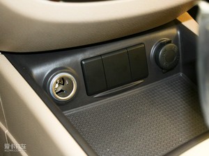 2010款2.4L  四驱舒适版 空间座椅