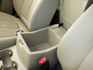 2010款2.4L  四驱舒适版 空间座椅