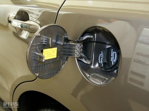 2010款2.4L  四驱舒适版 油箱盖