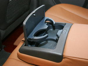 2010款2.4L 四驱至尊版 空间座椅