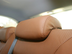 2010款2.4L 四驱至尊版 空间座椅