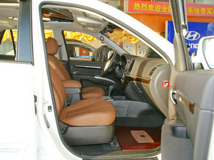 2010款2.4L 四驱至尊版 空间座椅