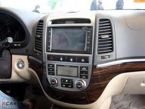 2010款2.4L 四驱豪华版 中控台