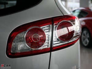 2010款2.4L 四驱豪华版 尾灯