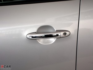 2010款2.4L 四驱豪华版 主驾门拉手