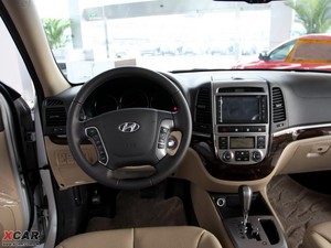 2010款2.4L 四驱豪华版 中控区