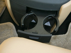 2011款2.4L 自动领航版 空间座椅