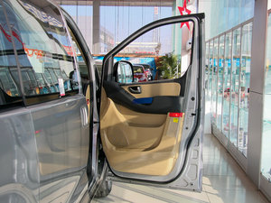 2011款2.4L 自动领航版 空间座椅