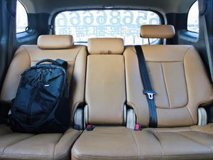 2011款2.4L 五座两驱舒适版 后排座椅
