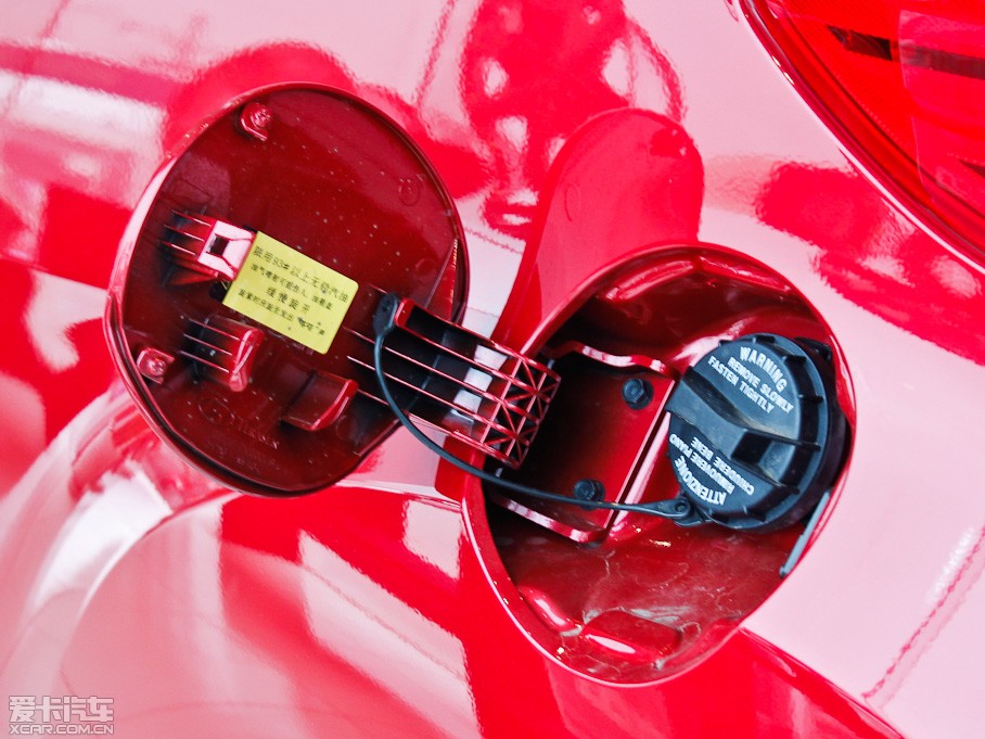 2011��Veloster�w˼ 1.6L �քӺ��A��